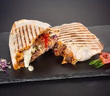 Шаурма с говядиной в арабской пите