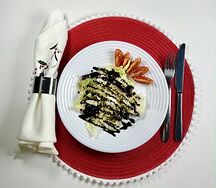 Салат с печёной свеклой, сыром и орехами