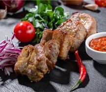 Шашлык из cвинoй шеи