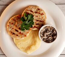 Куриные котлеты с картофельным пюре