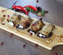 Рулетики из баклажанов с орехами