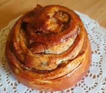 Улитка с яблоком и корицей