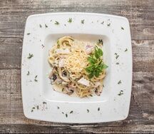 С курой и грибами