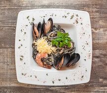 Нери с морепродуктами