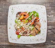 Салат Цезарь с креветками