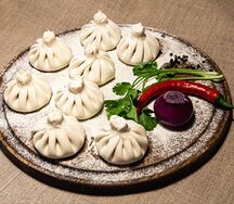 Жареные хинкали со свининой и говядиной Калакури