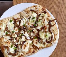 Римская пицца Вешенки и камамбер