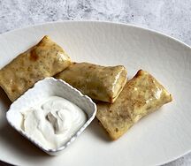 Домашние блины с мясом и сметаной