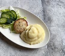 Куриная котлетка с картофельным пюре 
