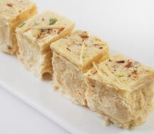 Десерт Соан папди с орехами