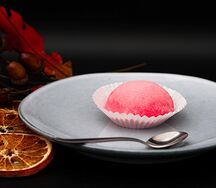 Десерт Моти с малиной