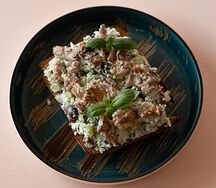 Брускетта с лисичками