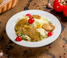 Салат Цезарь с курицей