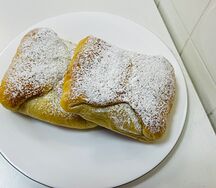 Булочка с творогом