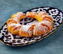 Булочка с персиком