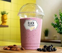 Молочный коктейль Смородина-миндаль