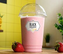 Клубничный молочный коктейль