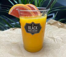 Свежевыжатый грейпфрутовый сок