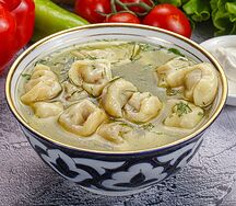 Пельмени в бульоне
