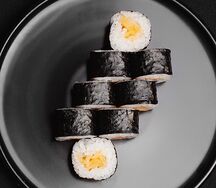 Маки с лососем