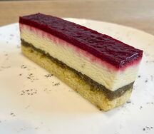 Торт малиново-фисташковый