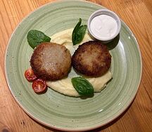 Куриные котлетки с картофельным пюре