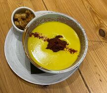 Сырный крем-суп с вялеными томатами