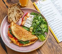 Средиземноморский завтрак и фреш