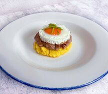 Котлета из рубленой свинины с пюре