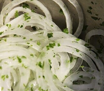 Лук маринованный фирменный