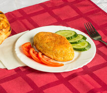 Шницель куриный с грибами и сыром, с гарниром