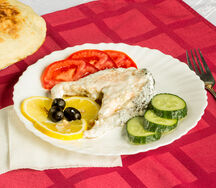 Стейк из семги или форели в сметанном соусе с гарниром