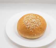 Булочка с кунжутом