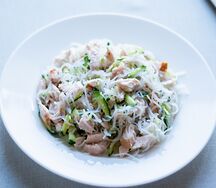 Салат фунчоза с курицей