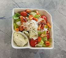 Цезарь с курицей