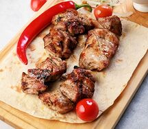 Шашлык из cвинoй шеи
