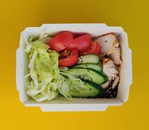 Свежие овощи с курочкой