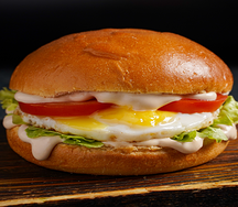 Бургер с яйцом