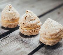 Профитроль с грильяжным кремом