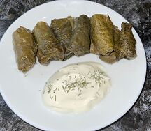 Долма из винoградных листьев