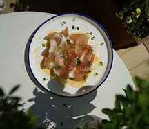 Салат с дыней и хамоном