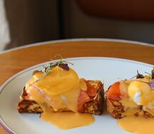 Бенедикт с лососем