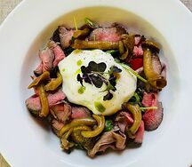 Салат с ростбифом и эспумой из корня сельдерея