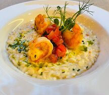 Ризотто с креветками и соусом из пармезана