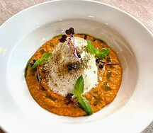 Буррата с соусом ромеско