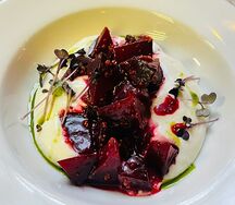 Салат со свёклой и эспумой из корня сельдерея