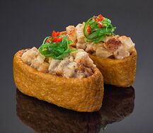 Инари с копченым угрем