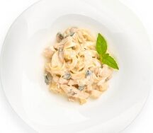 Феттуччине с курицей и грибами