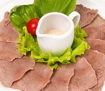 Язык под нежным сливочным хреном