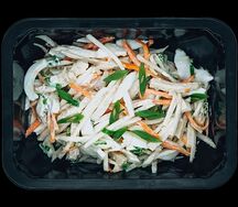 Салат из дайкона с курицей